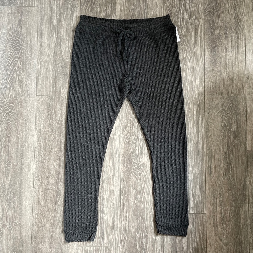 BEYOND YOGA Easy Waffle Knit Sweatpant in Charcoal - Picture 5 of 7
